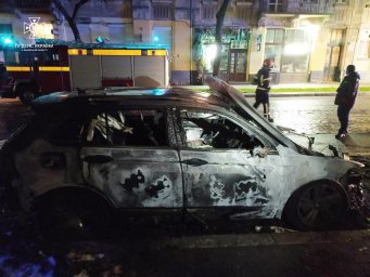 Во Львове мужчина поджег автомобиль