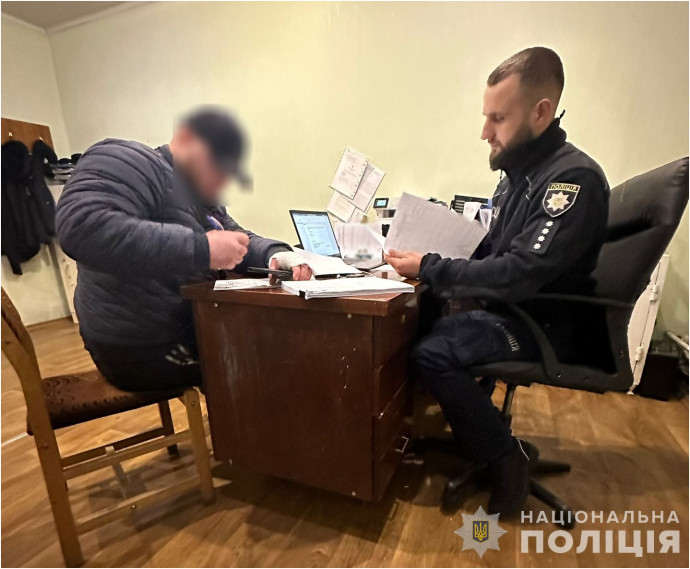 У місті Шахтарське чоловік вдарив ножем людину
