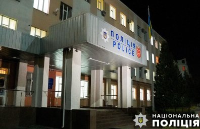 У селі Макухівка чоловік погрожував поліцейським гранатою