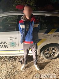 В Ужгороде мужчина ограбил на улице женщину