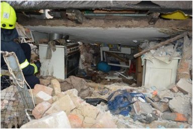 В Днепре взрывом газа разрушен жилой дом. Пострадала хозяйка. Появилось видео