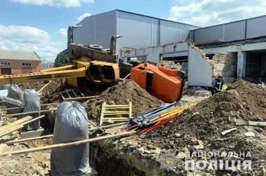 В Полтаве из-за падения строительного крана пострадал мужчина