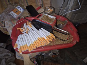На Волині прикордонники викрили канал виготовлення контрафактних сигарет. З'явилося відео
