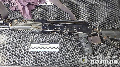 У Запоріжжі затримано автомобіль зі зброєю та боєприпасами