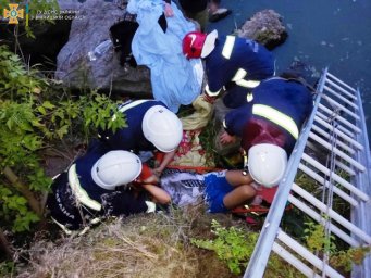 В Винницкой области мужчина сорвался со скалы