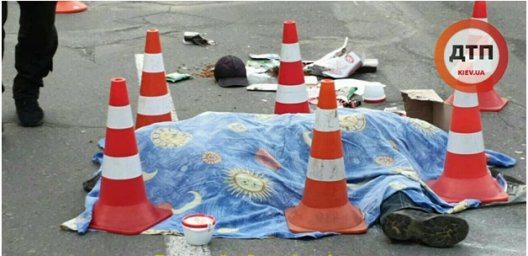В Киеве бензовоз сбил женщину. Женщина погибла