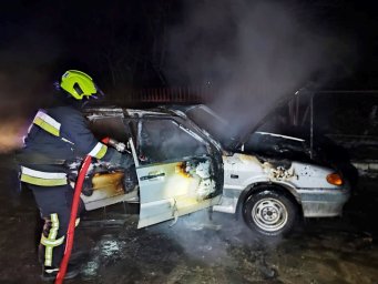 В Ровенской области на ходу загорелся автомобиль