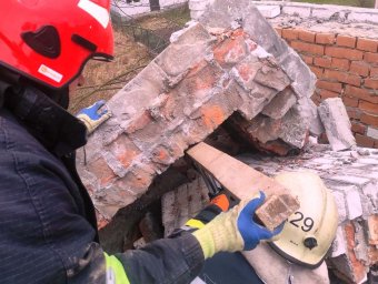 Во Львовской области мужчину придавило рухнувшей стеной