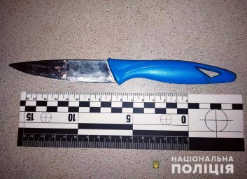В Авдеевке мужчина ударил ножом знакомого