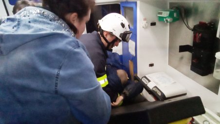 В Мариуполе ребенок провалился в канализационный колодец. Появилось видео