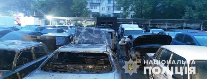 В Херсоне произошел масштабный пожар на парковке