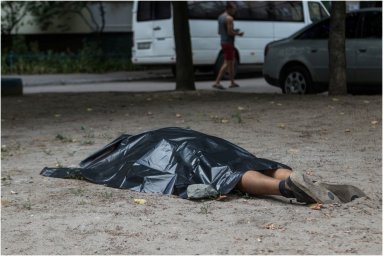 В Днепре на детской площадке умер 36-летний мужчина