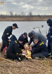 В Ивано-Франковской области спасли провалившегося под лед рыбака