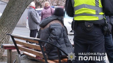 В Виннице мужчина убил юношу и выбросил тело с седьмого этажа. Появилось видео В Виннице мужчина убил юношу и выбросил тело с седьмого этажа. Появилось видео