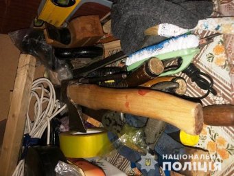 В Киеве мужчина пытался убить жену. Появилось видео