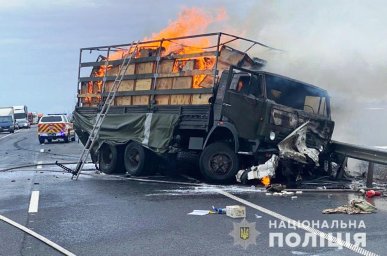 В ДТП в Хмельницкой области погибли два человека. Появилось видео