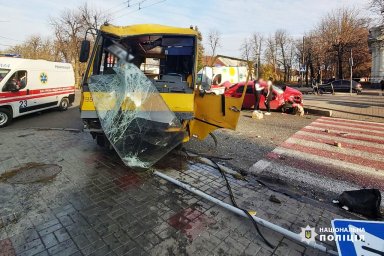 Масштабное ДТП в Черкассах. Появилось видео