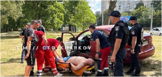 У Харкові чоловік в «костюмі Адама» вчинив ДТП