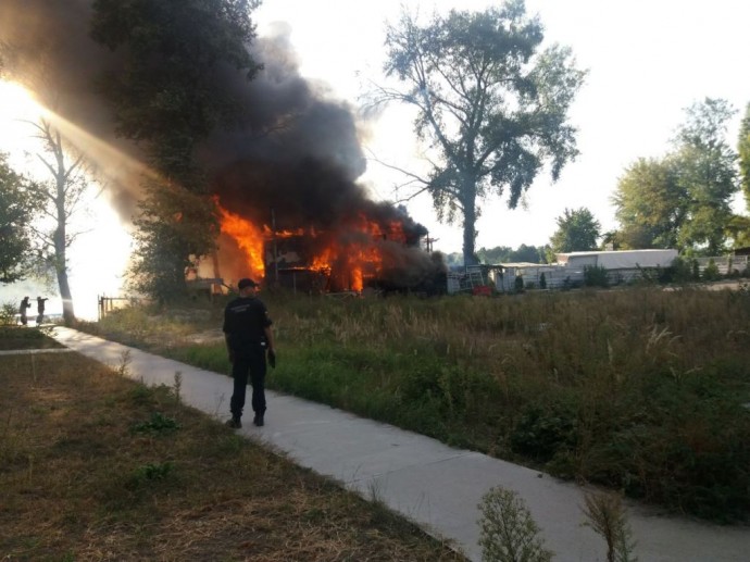 В Киеве сгорел развлекательный комплекс