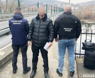 З Рівненщини правоохоронці примусово видворили нелегала