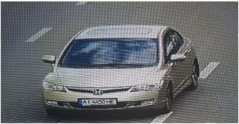 Появилось фото автомобиля, на котором скрылся расстрелявший человека на улице Антоновича в Киеве