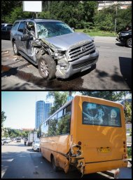 В Киеве автомобиль Toyota врезалась в стоящую маршрутку. Фото