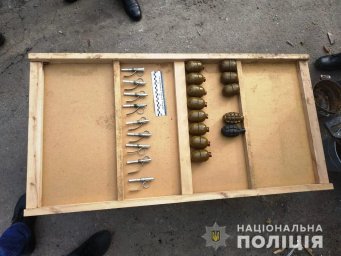 В Луганской области у мужчины изъяли арсенал боеприпасов