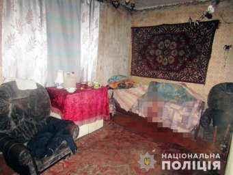 В Новограде-Волынском мужчина ударил жену ножом