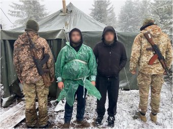 Прикордонники врятували двох донеччан, які ледь не замерзли у горах