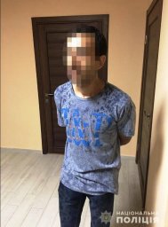 В Ужгороде мужчина ограбил прохожего