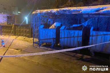 У Хмельницькому встановили породіллю, яка залишила новонароджену дитину на смітнику. З'явилося відео