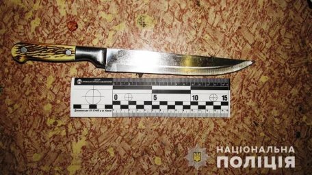 В Киеве мужчина ударил знакомого ножом
