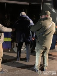 Правоохоронці викрила групу зловмисників, які переправляли чоловіків в автобусній схованці. З'явилос