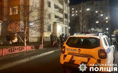 В Кременчуці біля під’їзду багатоповерхівки виявили тіло підлітка без ознак життя