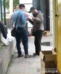 В Ивано-Франковске мужчина принуждал инвалида просить милостыню. Появилось видео