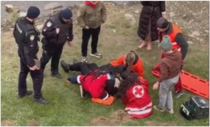 В Ужгороді жінка намагалася вкоротити собі віку, стрибнувши з пішохідного мосту