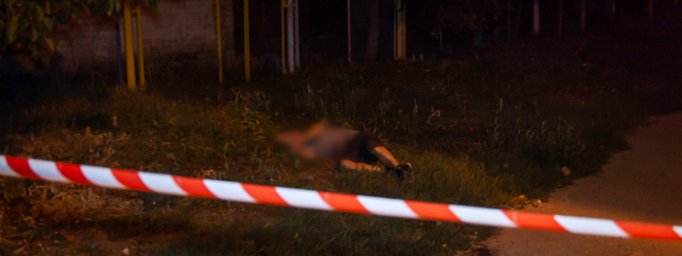 В Днепре возле детского сада обнаружен труп мужчины