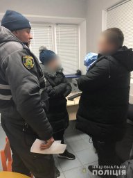 В Изюме мужчина похитил собственного сына