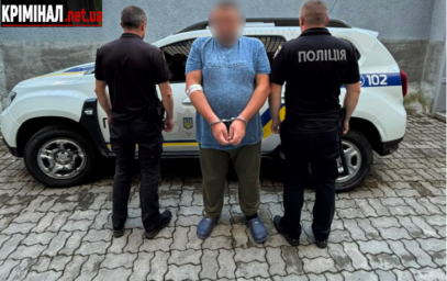 Розбив пляшку об бруківку та напав на підлітка: на Прикарпатті затримали 44-річного чоловіка