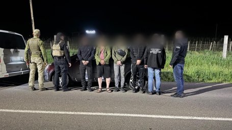 На Закарпатті викрито групу ділків, які переправляли чоловіків через кордон. З’явилося відео