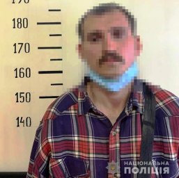 В Киеве мужчина ограбил охранника автостоянки