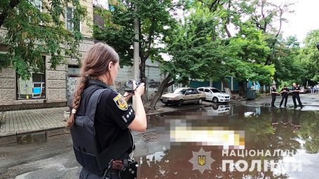 В Одессе расследуют обстоятельства смерти двух мужчин. Появилось видео