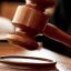 В Шевченковском суде гражданин начал ломать двери и бить стекла