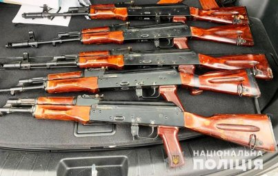 В Днепре задержан автомобиль с оружием и боеприпасами. Появилось видео