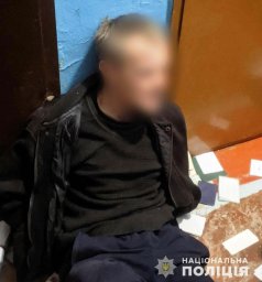 В Мариуполе мужчина убил знакомого на глазах у ребенка. Появилось видео
