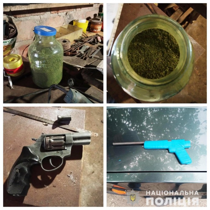 В Херсонской области у мужчины изъяли оружие и наркотики