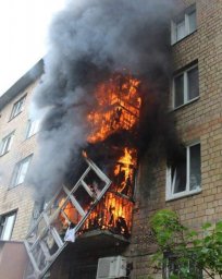 В Киеве во время пожара погиб пожилой мужчина