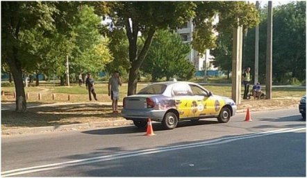 В Слободском районе Харькова автомобиль сбил женщину. Женщина умерла