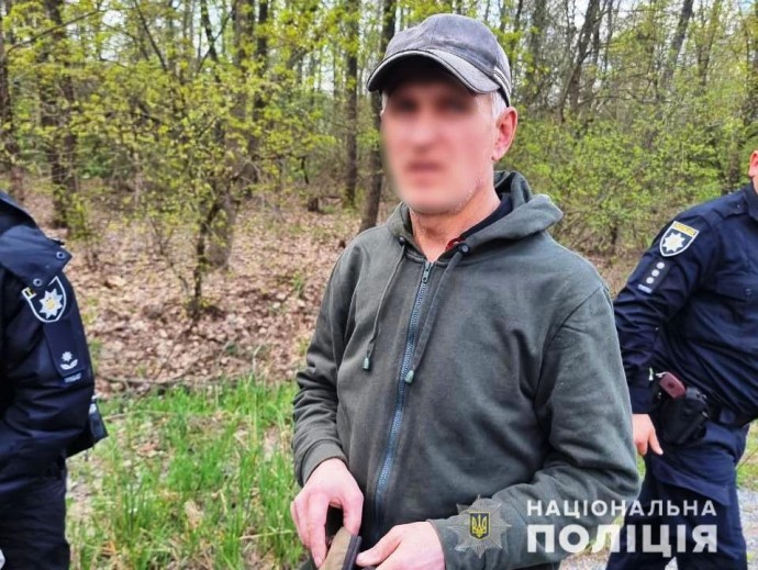 В Сумской области под предлогом прививки против CoVid-19 мужчина ограбил пожилую пару
