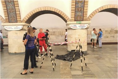 В Киеве станции метро «Золотые ворота» внезапно умер мужчина